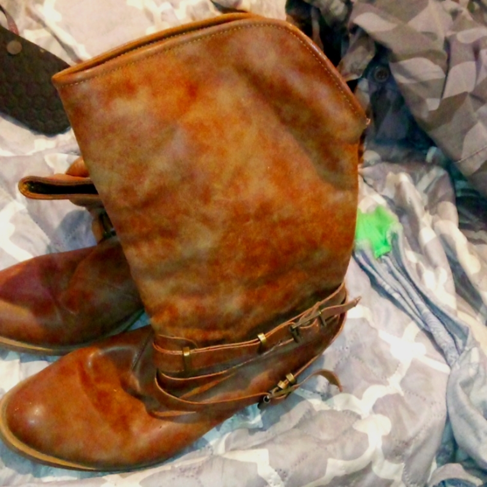 Boots size 8m vintage looking